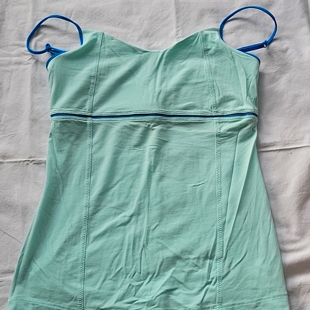 Lululemon top